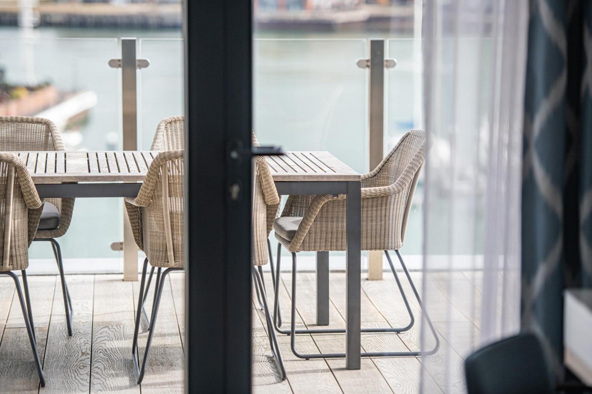 Harbour Hotel & Spa סאות'המפטון חדר תמונה The deck of a floating home