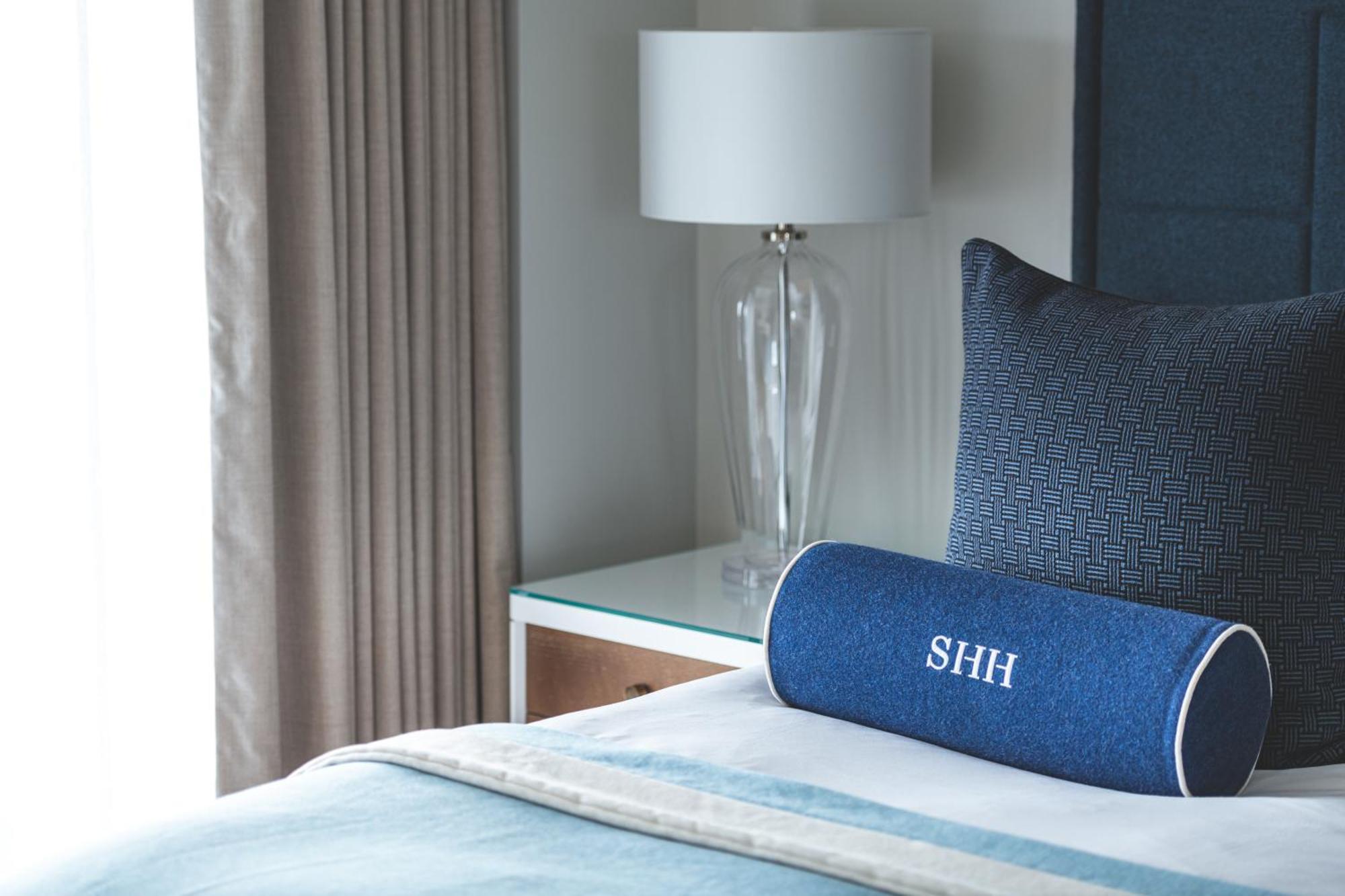 Harbour Hotel & Spa סאות'המפטון חדר תמונה A bolster pillow