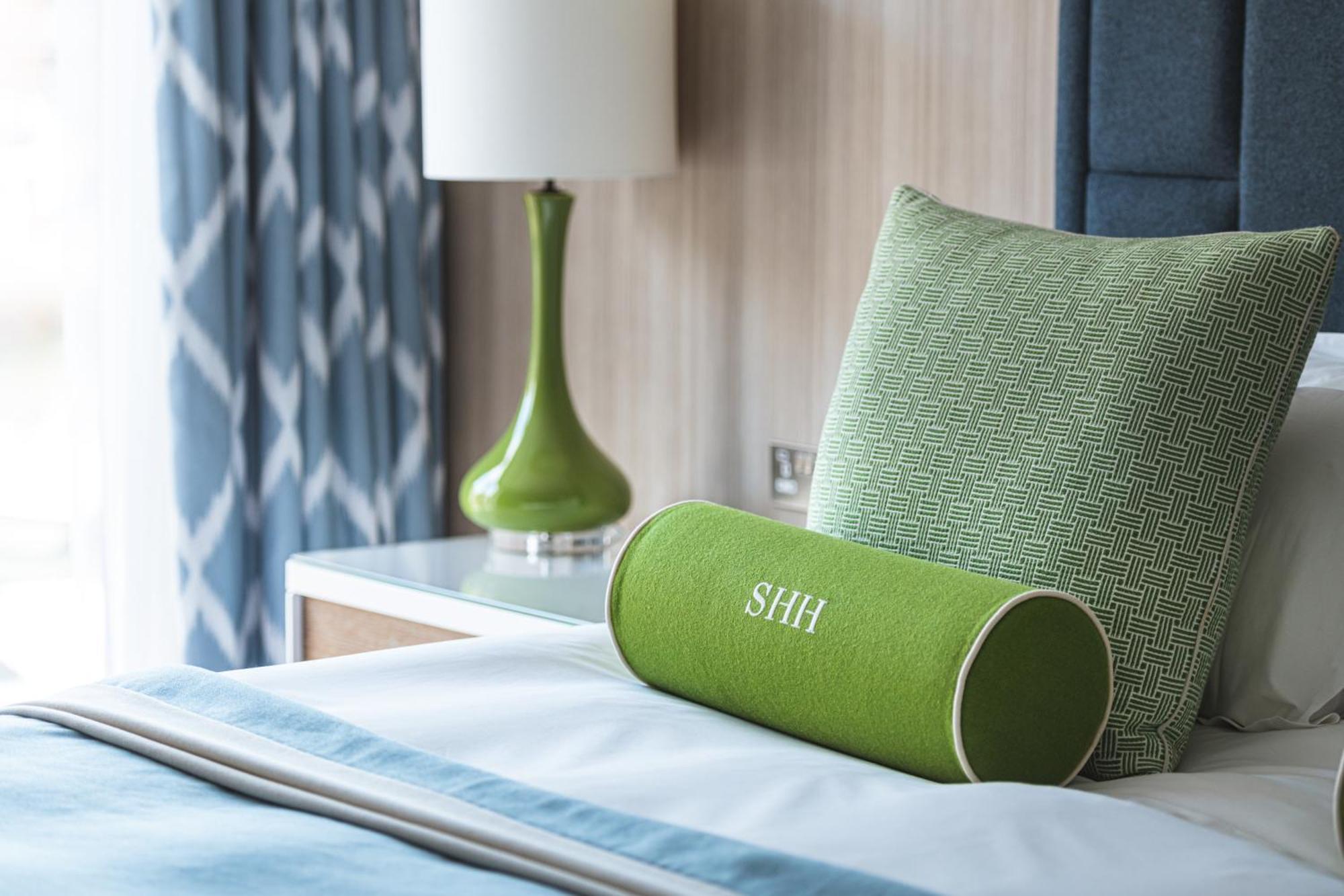 Harbour Hotel & Spa סאות'המפטון מראה חיצוני תמונה A bolster pillow